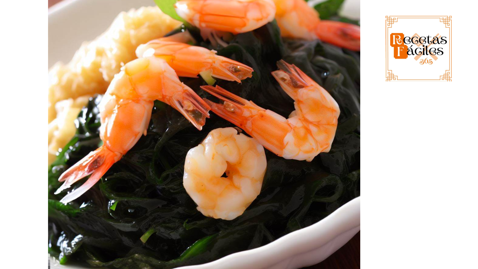 Cómo preparar esta ensalada de algas wakame y langostinos