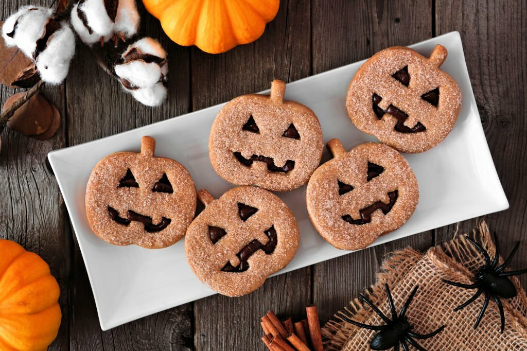 Galletas de mantequilla y canela para Halloween.