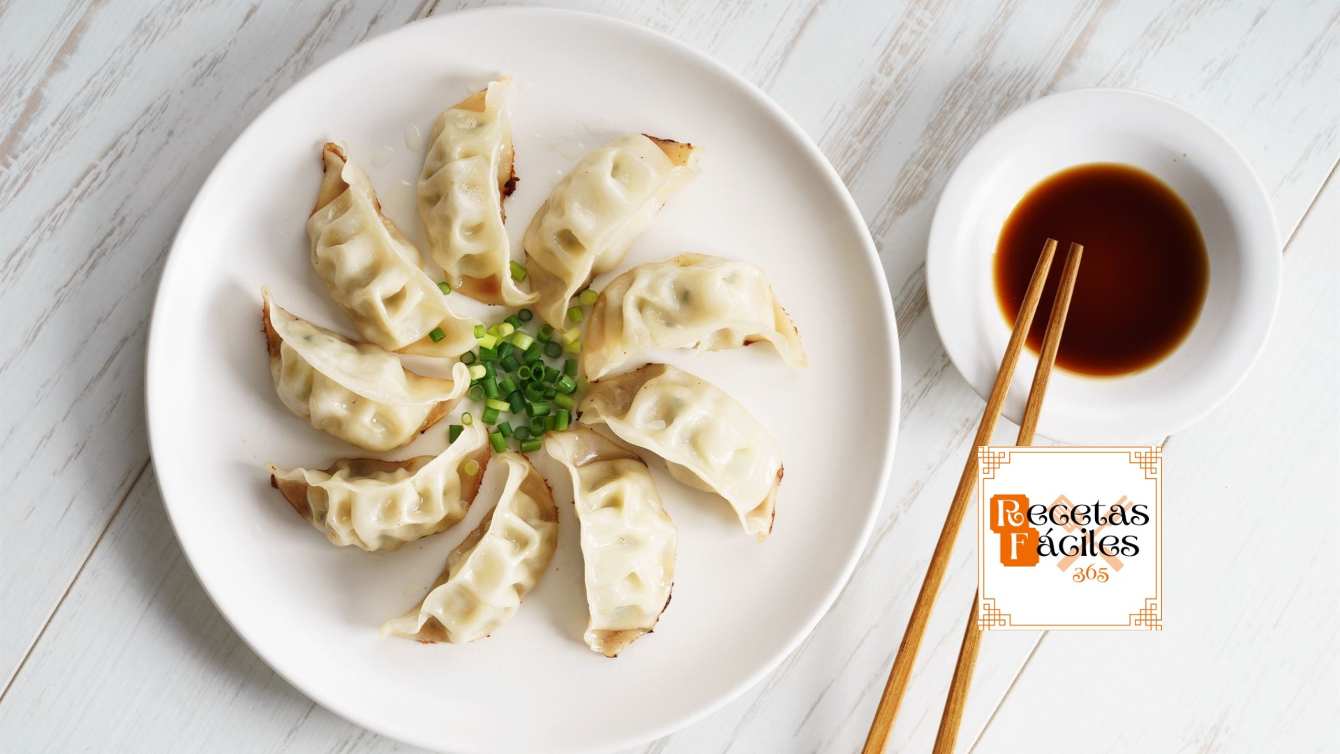 Gyoza japonesa de carne. Receta casera fácil y deliciosa.